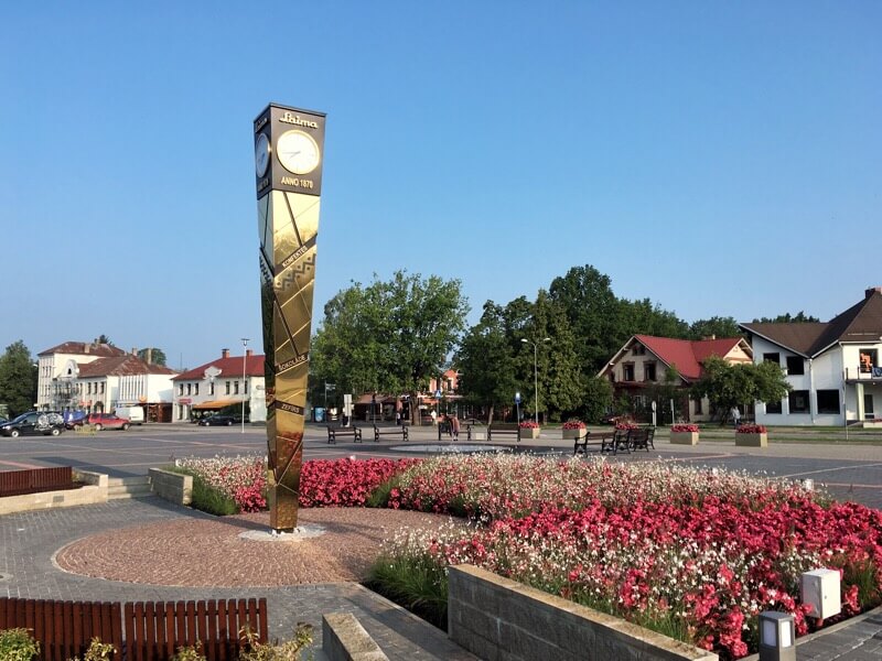 Super shiny clock