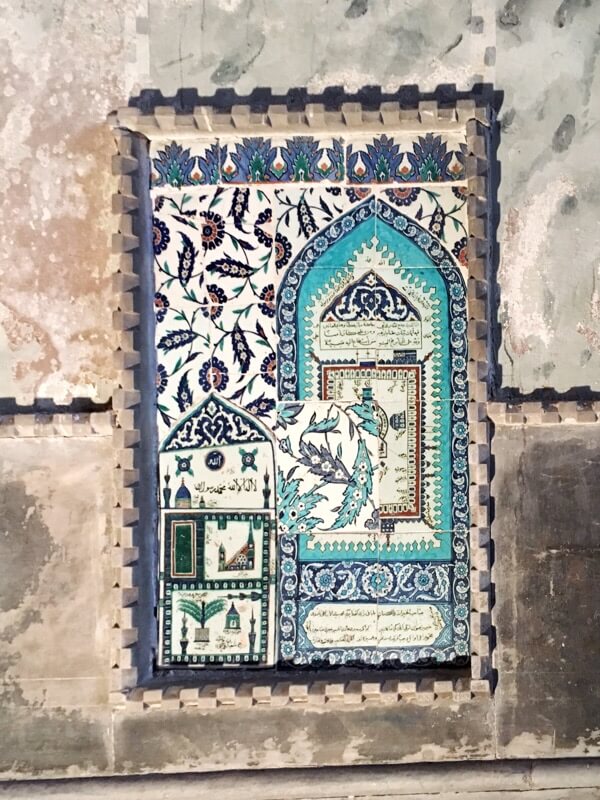 Intricately decorated tile